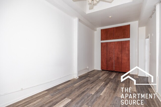 Building Photo - 1844 W Henderson St