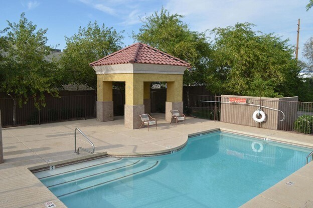 Building Photo - 1950 N Center St