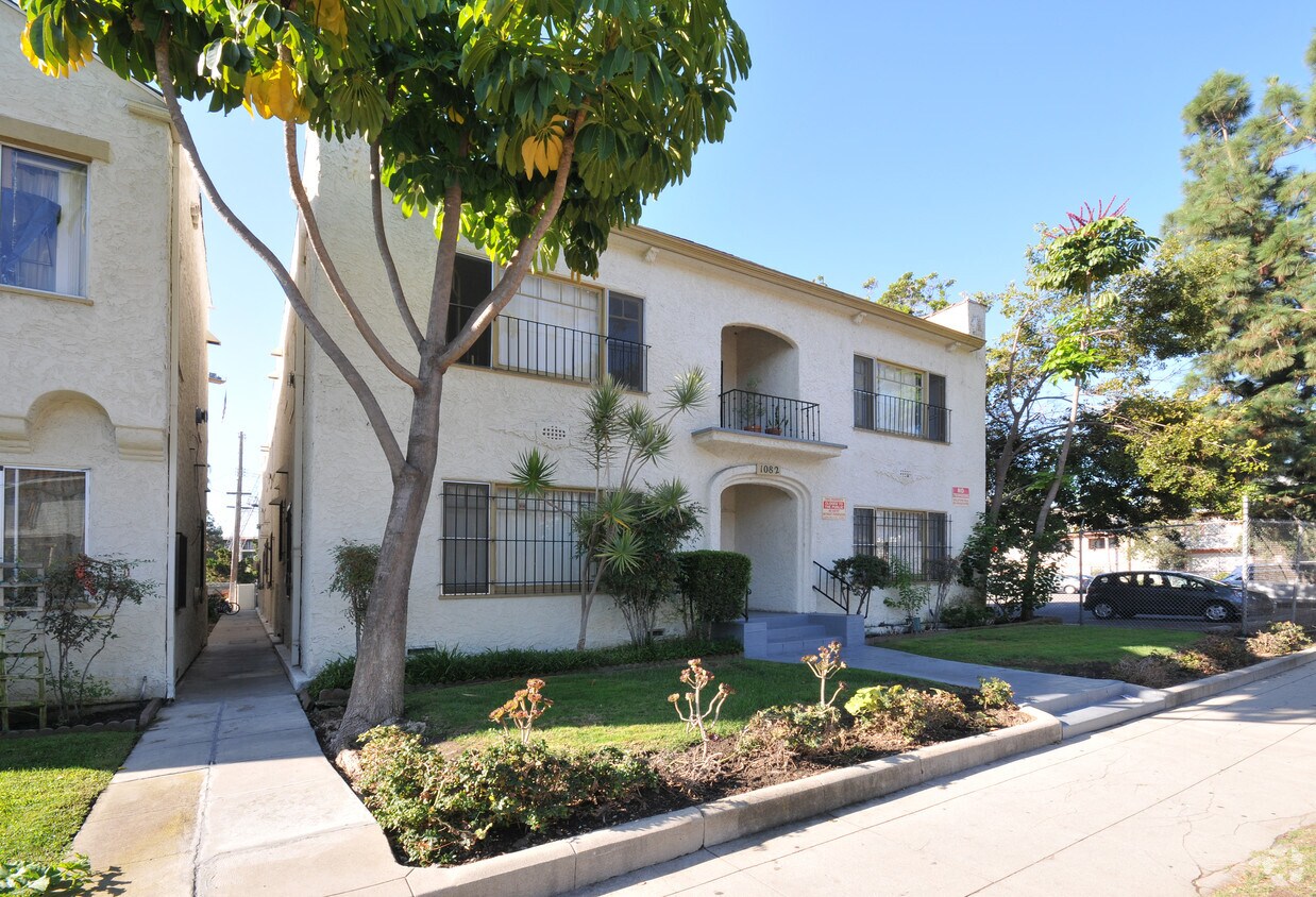 Primary Photo - 1076-1082 W 30th St