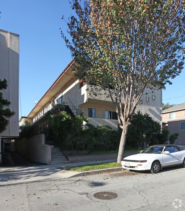 Foto del edificio - 231 Justin Ave