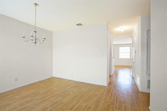 Foto del edificio - 10617 Wolfcreek Ln