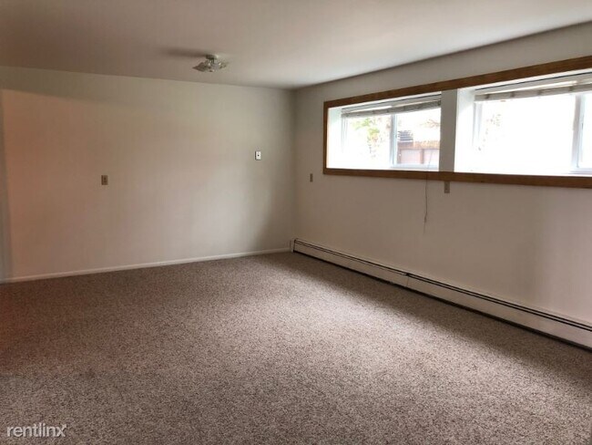 Building Photo - 3 br, 1 bath Apartment - 216B E Lincoln St