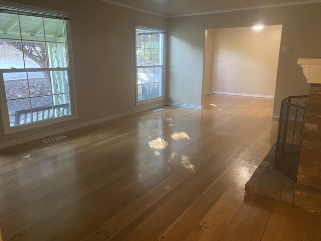 Building Photo - 9500 Las Vegas Ave