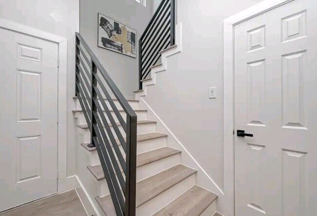 Building Photo - 5606 Canal St