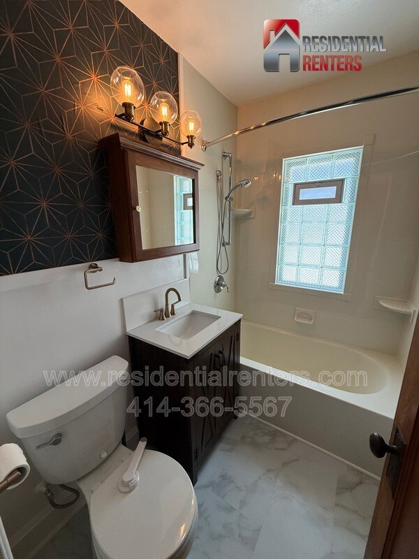 Building Photo - 2203 N 68th St