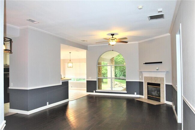 Foto del edificio - 8908 Harmony Dr