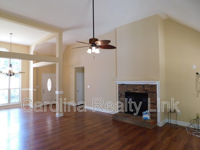 Foto del edificio - 235 Harbor Landing Dr