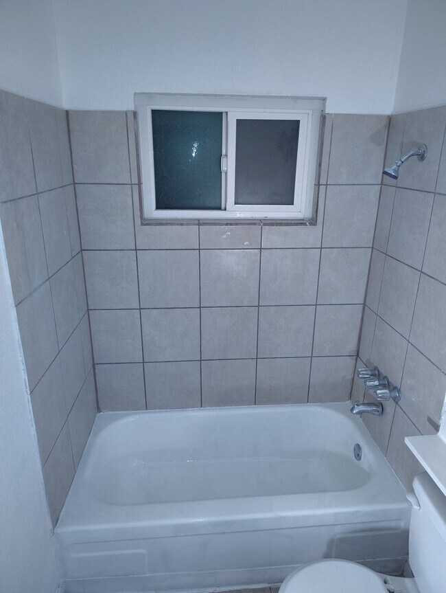 Foto del edificio - Cedar Ave