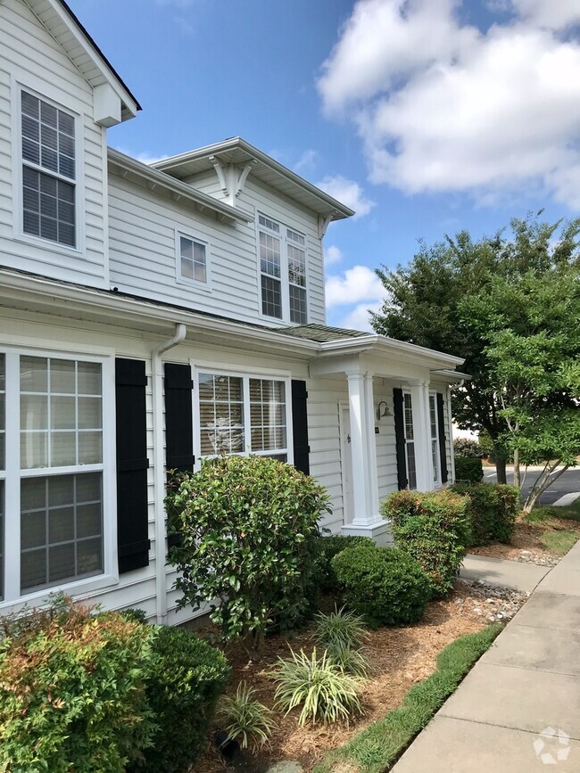 Building Photo - 1016 Grace Hill Dr