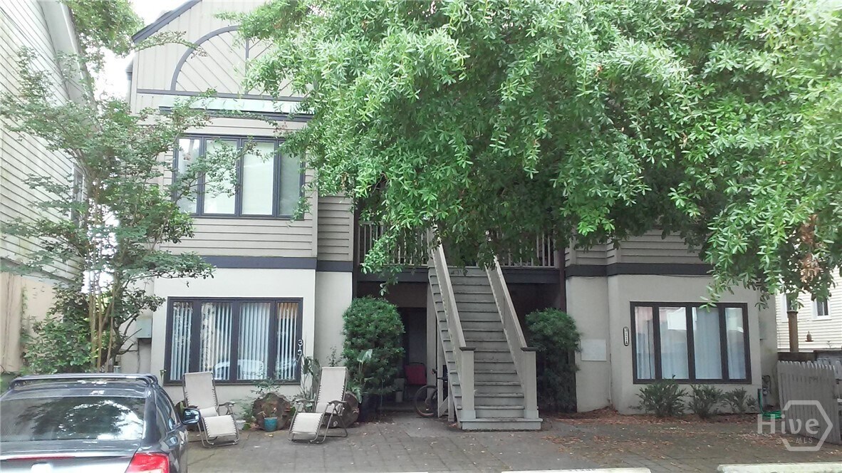 Foto principal - 315 E Hall St