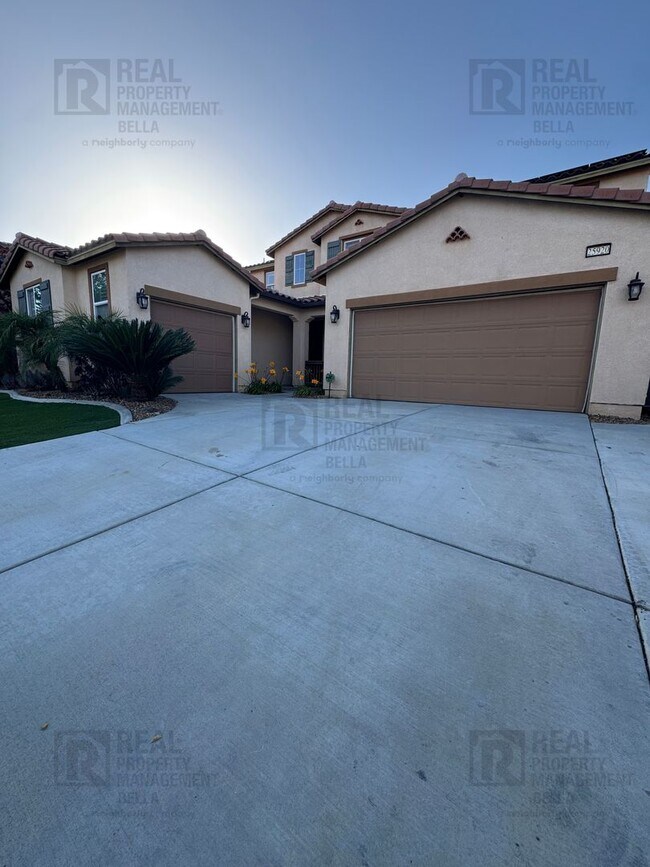 Foto del edificio - Luxury Living in Audie Murphy Ranch | Next-Gen Suite, Solar & Resort-Style Backyard