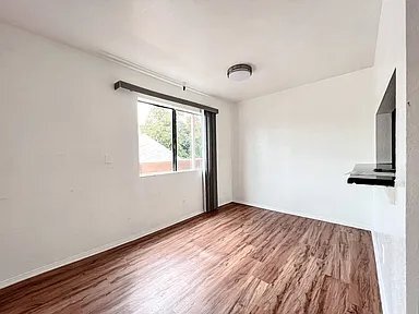 Foto del edificio - 14746 Delano St