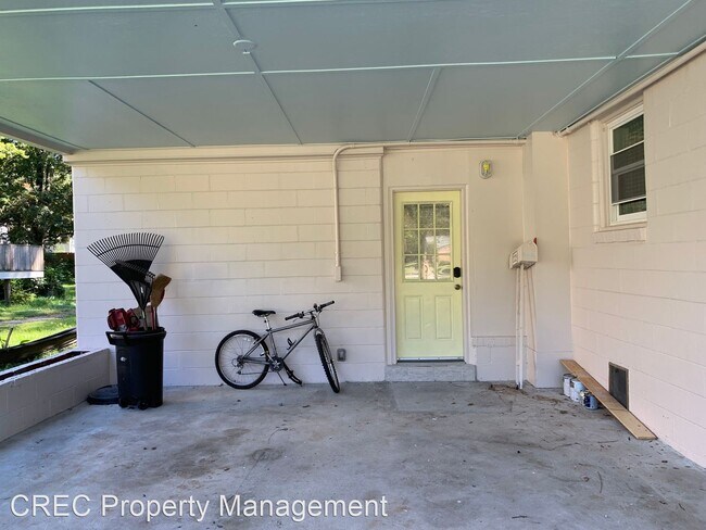 Foto del edificio - 1 br, 1 bath House - 332- B Howle Avenue