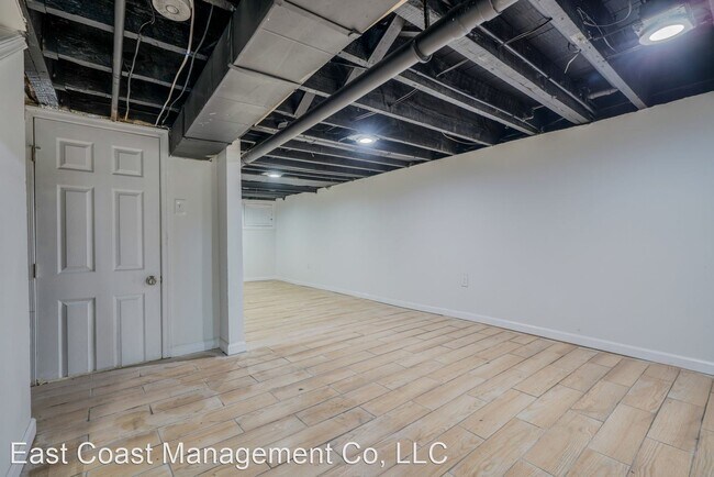 Building Photo - 2 br, 2.5 bath House - 824 E 22nd St