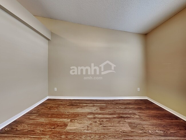 Building Photo - 2603 Waterstone Dr
