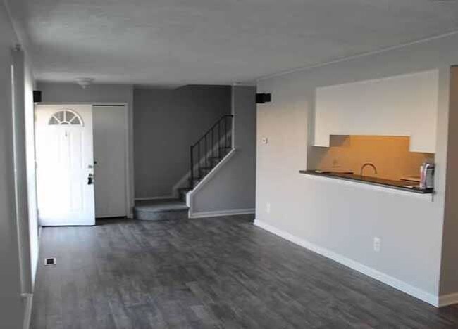 Foto del edificio - 8632 Tanglewood Dr