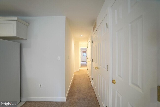 Foto del edificio - 806 Constitution Ave NE