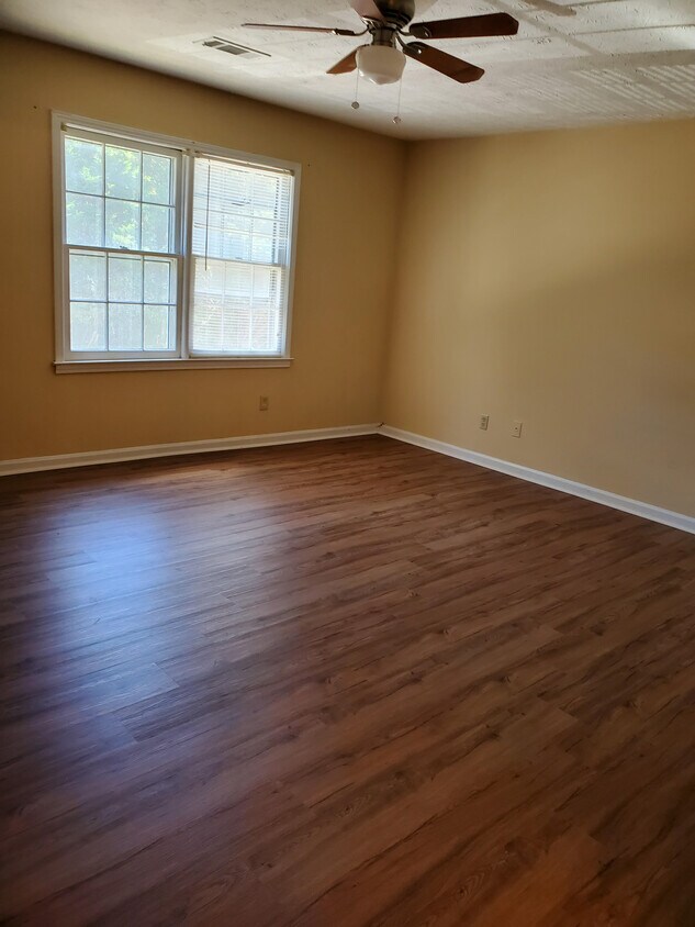 2230 Kings Gate Cir, Snellville, GA 30078 Townhome Rentals in