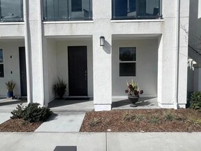 Building Photo - 2034 Luzon Ln