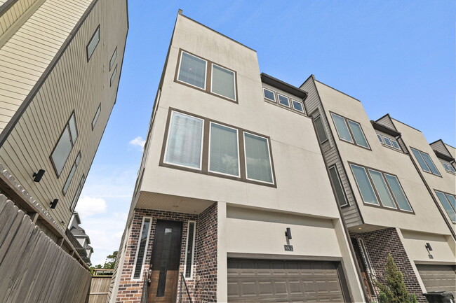 Foto del edificio - 906 W 17th St