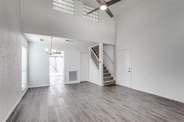 Building Photo - 3349 Briaroaks Dr