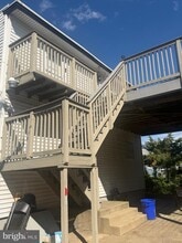 Building Photo - 430 River Dr