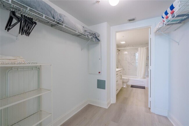 Foto del edificio - 1750 N Bayshore Dr