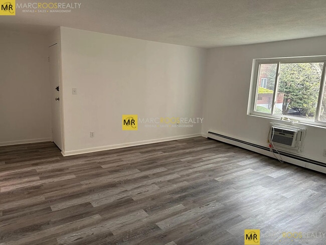 Building Photo - 28 Bryon Rd