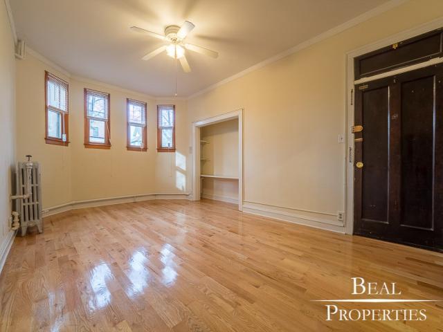 Building Photo - 1 bedroom in CHICAGO IL 60613