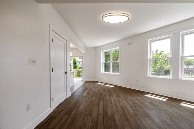 Foto del edificio - 82 Ballou Ave