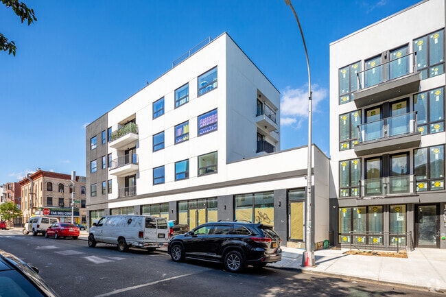 Building Photo - 503 Evergreen Ave