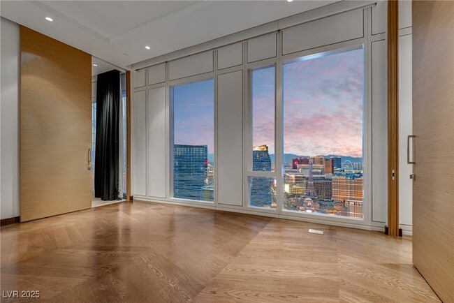 Building Photo - 3750 S Las Vegas Blvd
