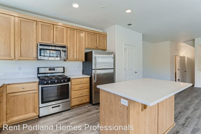 Building Photo - 3 br, 2.5 bath House - 1130 SW 170th Ave #200