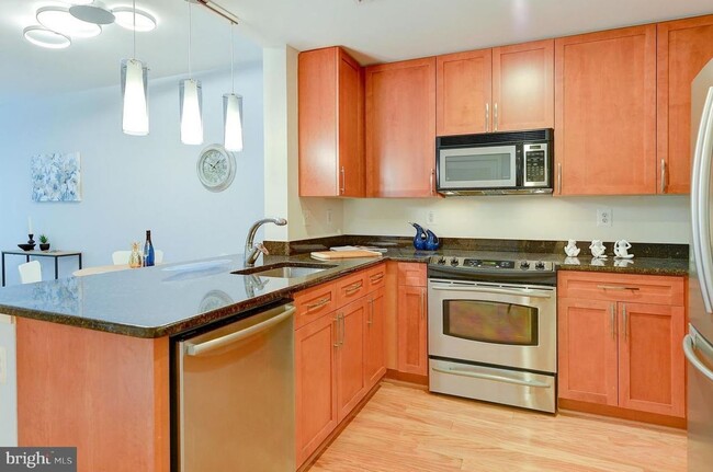 Foto del edificio - 1br 1 ba condo, Cityline at Tenley Condomi...