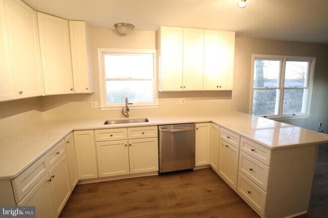 Building Photo - 24653 Peach Orchard Ln