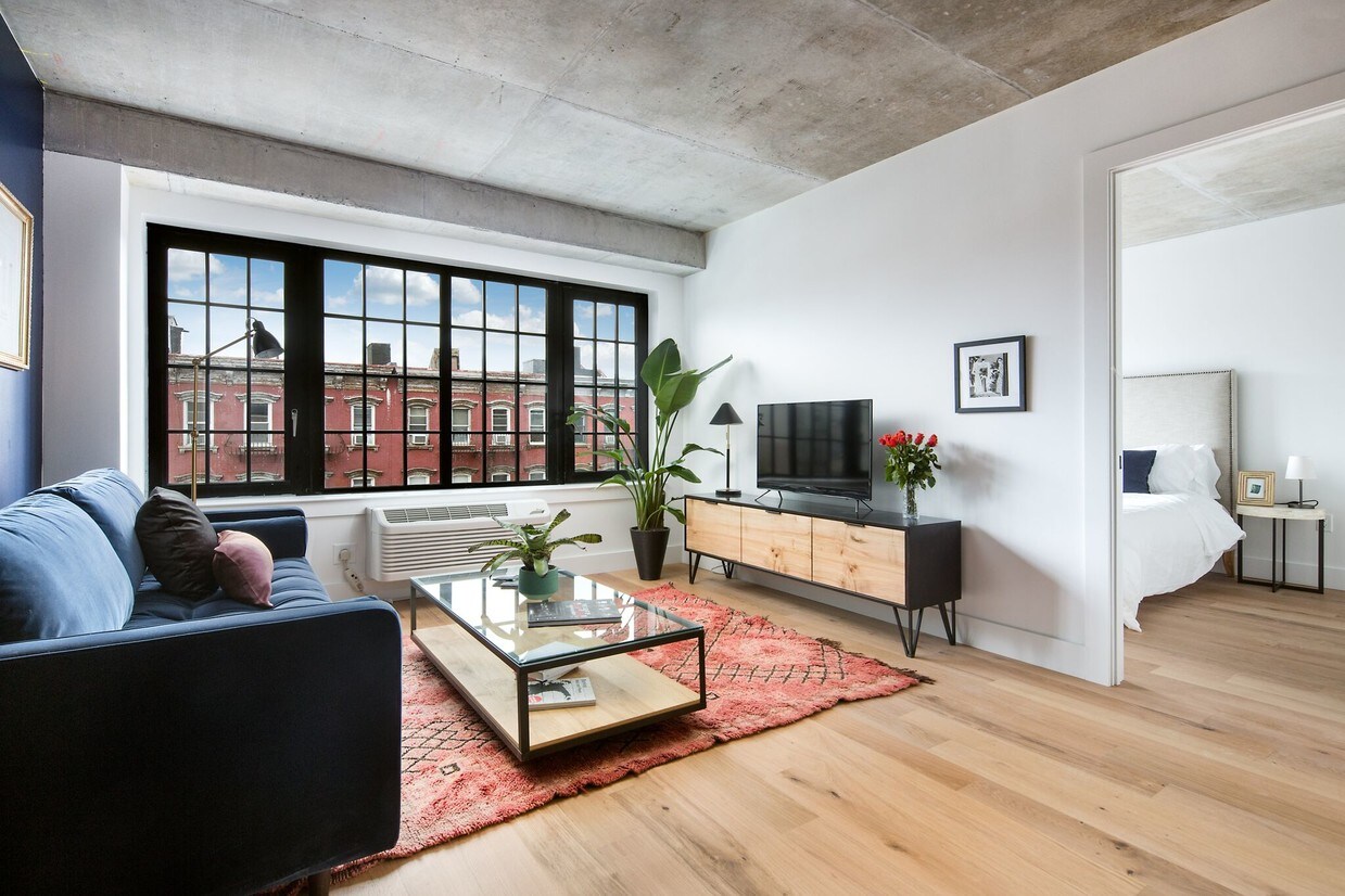 Foto principal - 774 Grand St