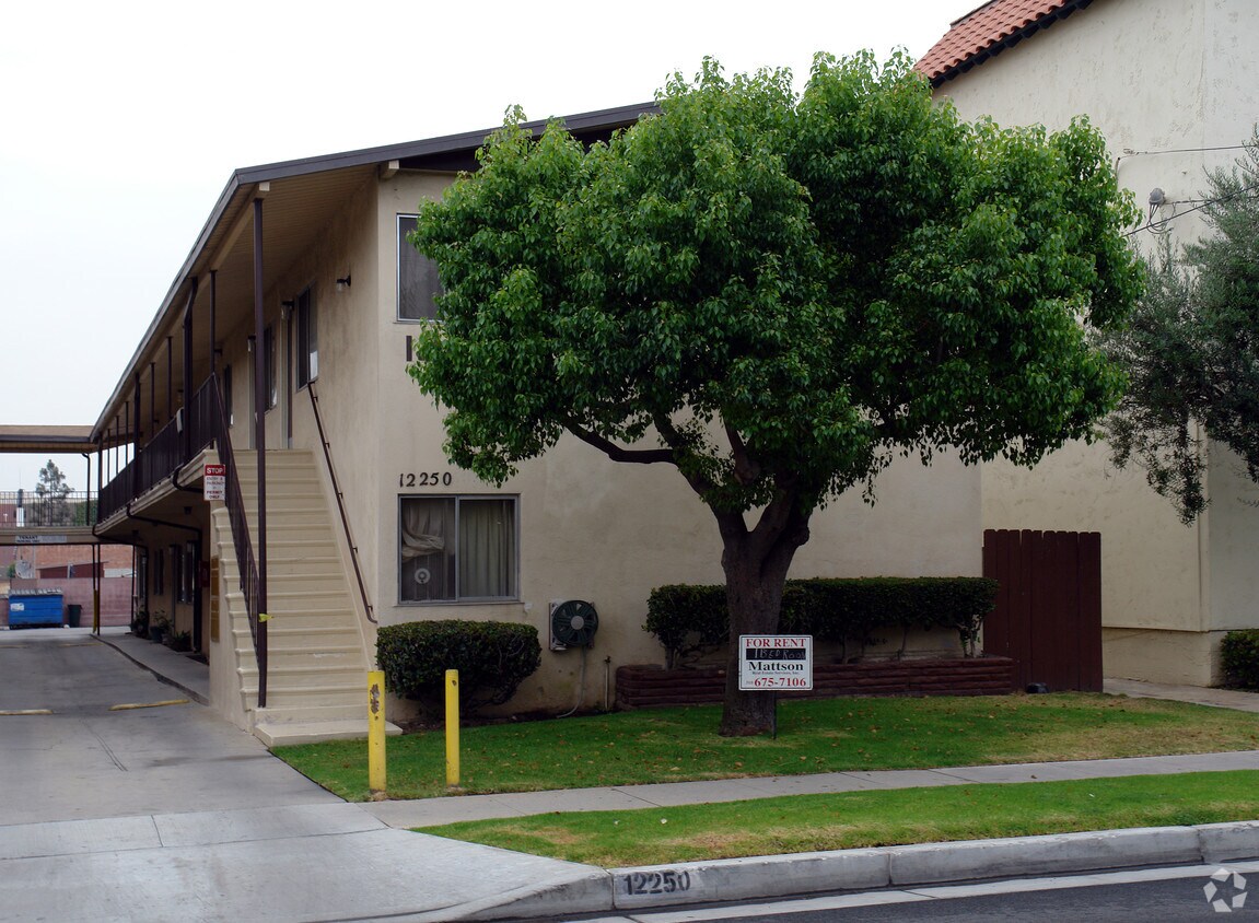 Primary Photo - 12250 Grevillea Ave
