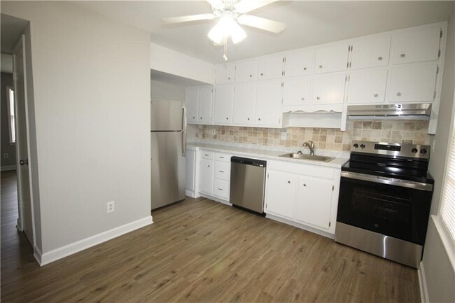Building Photo - 1110 3rd St