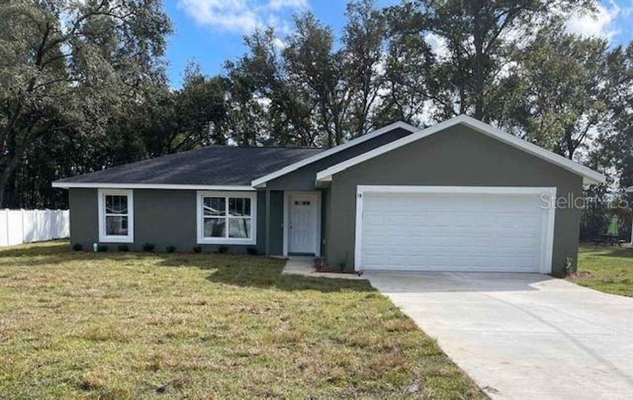 Foto principal - 3/2 Home Convenient to Ocala and Belleview