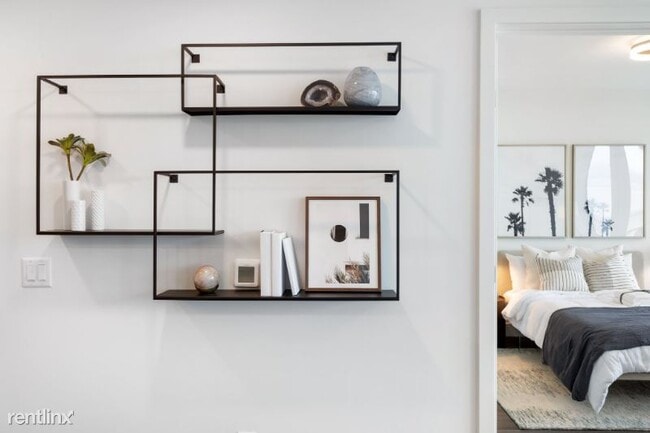 Building Photo - 1 br, 1 bath Condo - 600 NW N River Dr