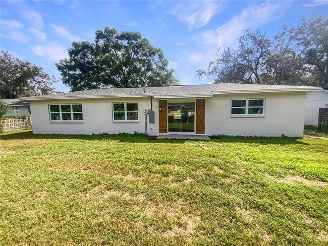 Foto del edificio - 7813 N 53rd St