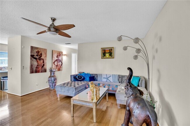 Foto del edificio - 2 Vis Gdns Trl