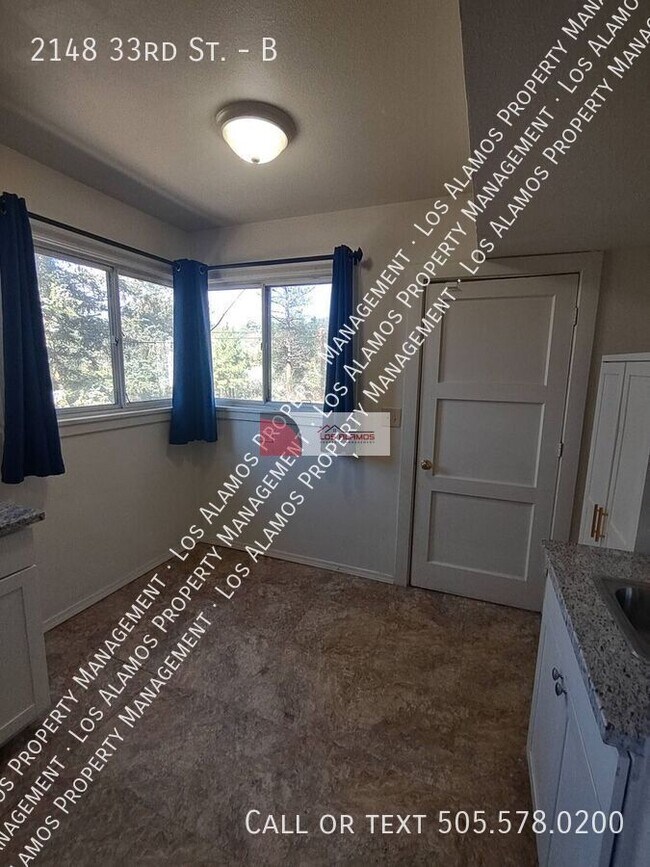 Foto del edificio - 2148 33rd St
