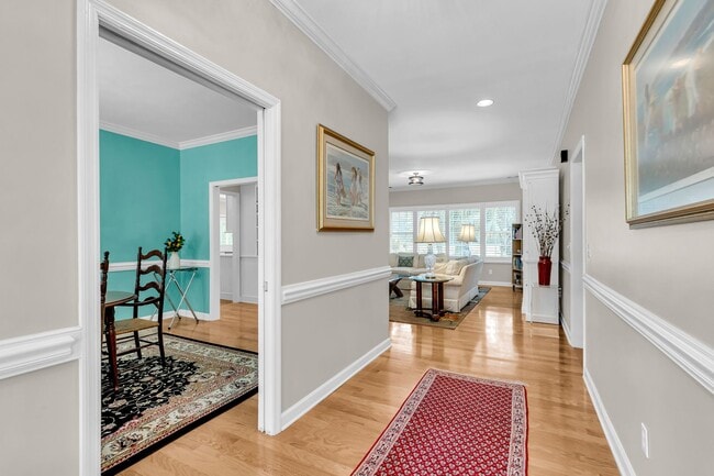 Building Photo - Welcome to the Desirable Landings on Skidaway Island - MIN 6 Month Lease - Fully Furnished