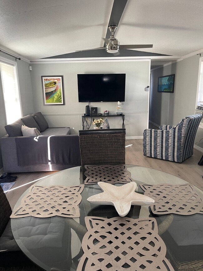 Foto del edificio - 6819 Heron Ln