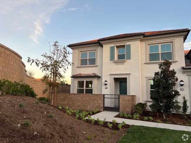 Building Photo - 104 Sugarwood