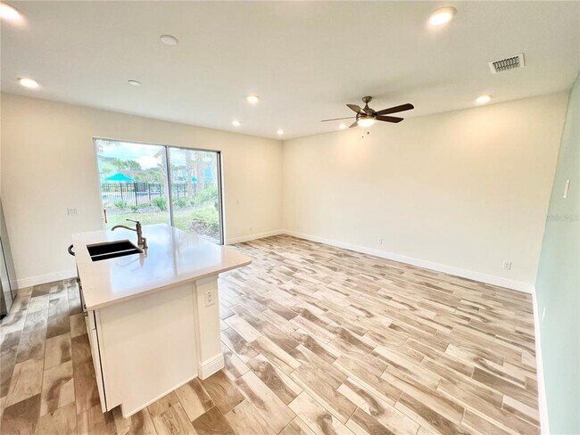 Building Photo - 2946 Castaway Ln