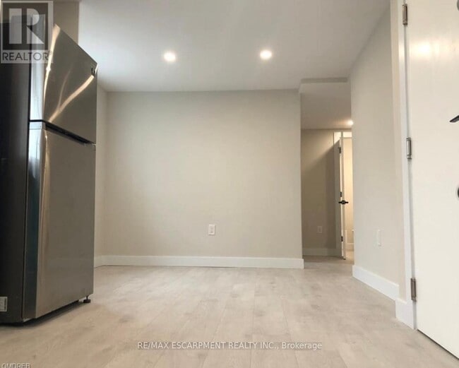 Building Photo - 7 Chalmers St