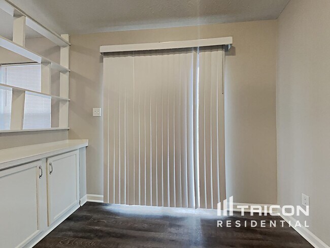 Building Photo - 1342 Country View Ct