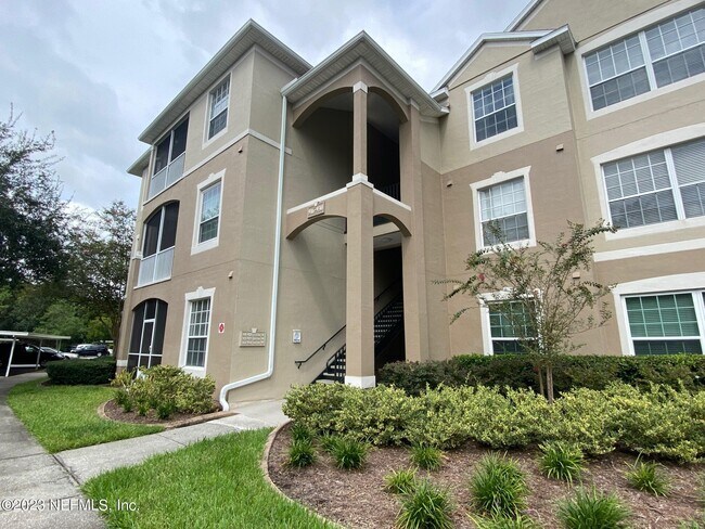 Foto del edificio - 7990 Baymeadows Cir E